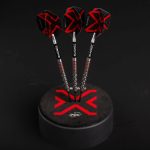 Darts toll Winmau Prism Delta Blade X fekete-piros