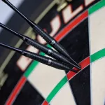 Darts szett steel Bull's Max Hopp Black 22g, 80% wolfrám