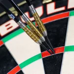 Darts szett steel Bull's CP Vintago Bomb, 22g 90% wolfram