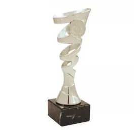   Darts serleg, sport örvény dizájn, márvány talpon, ezüst színben, 19 cm magas