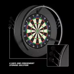 Darts falvédő Mission 2026 Logo beépített nyíltartóval, fekete